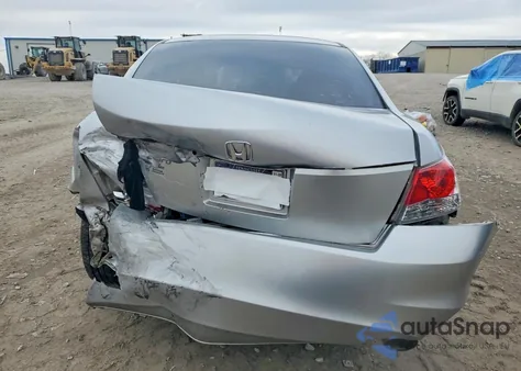 2010 Honda Accord Lxp z USA, uszkodzony, nr VIN 1HGCP2F48AA053668